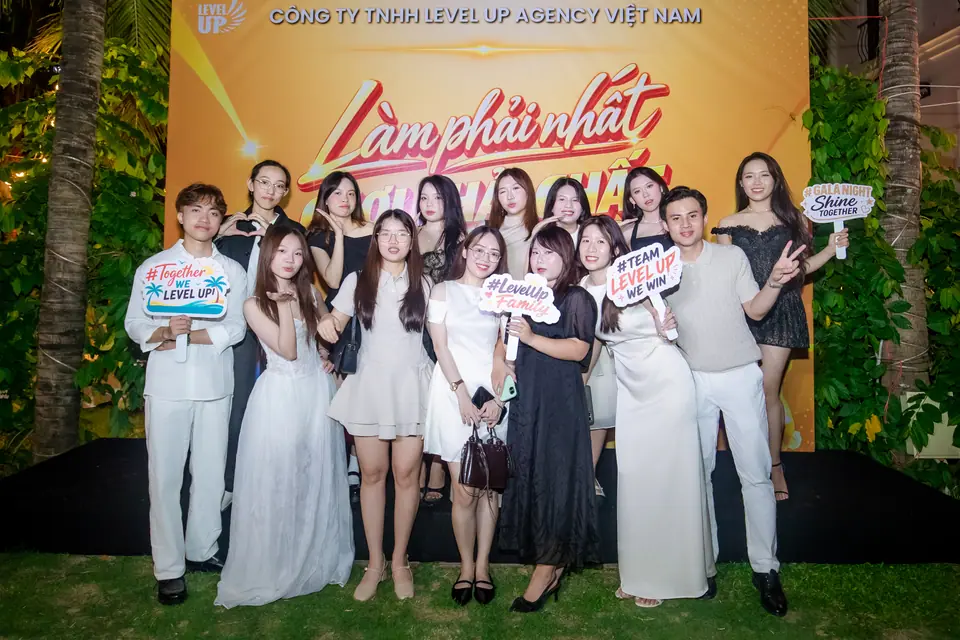 A LevelUp division on the Gala Dinner stage