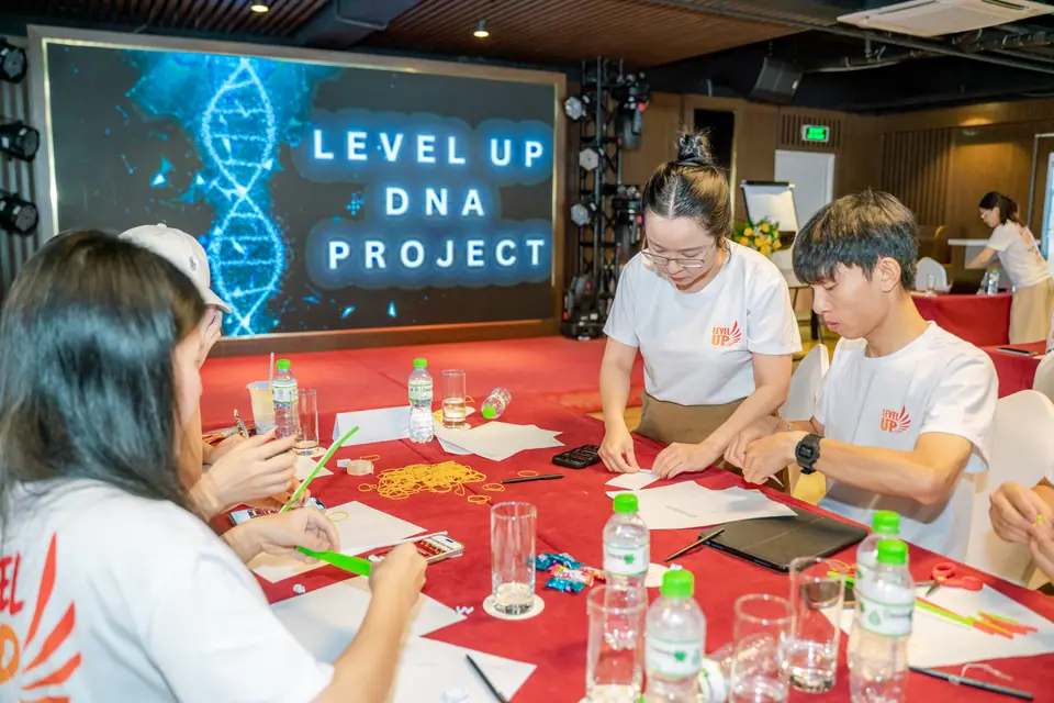 Teams working through a case at the LevelUp DNA Project workshop